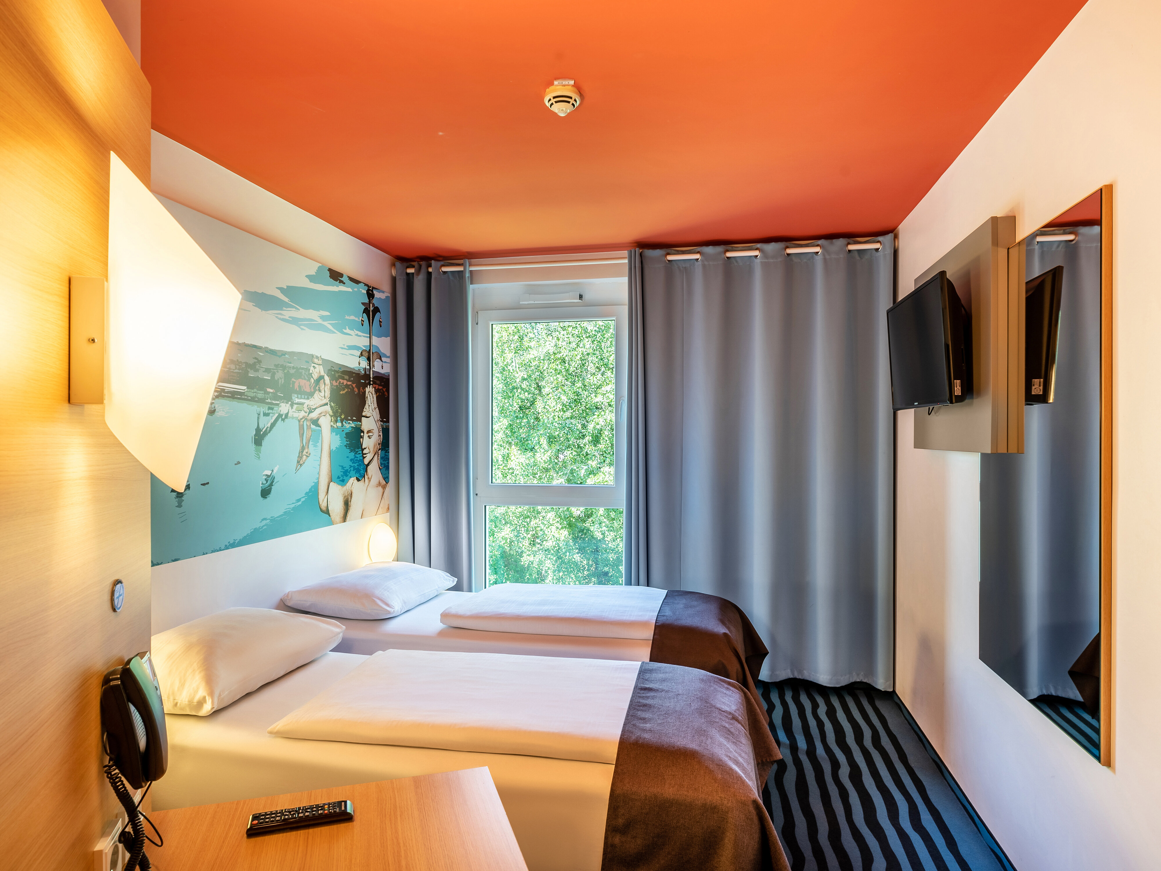 Es Kommt Ein Bär Von Konstanz Her B&B HOTEL Konstanz I Günstiges Hotel in Konstanz