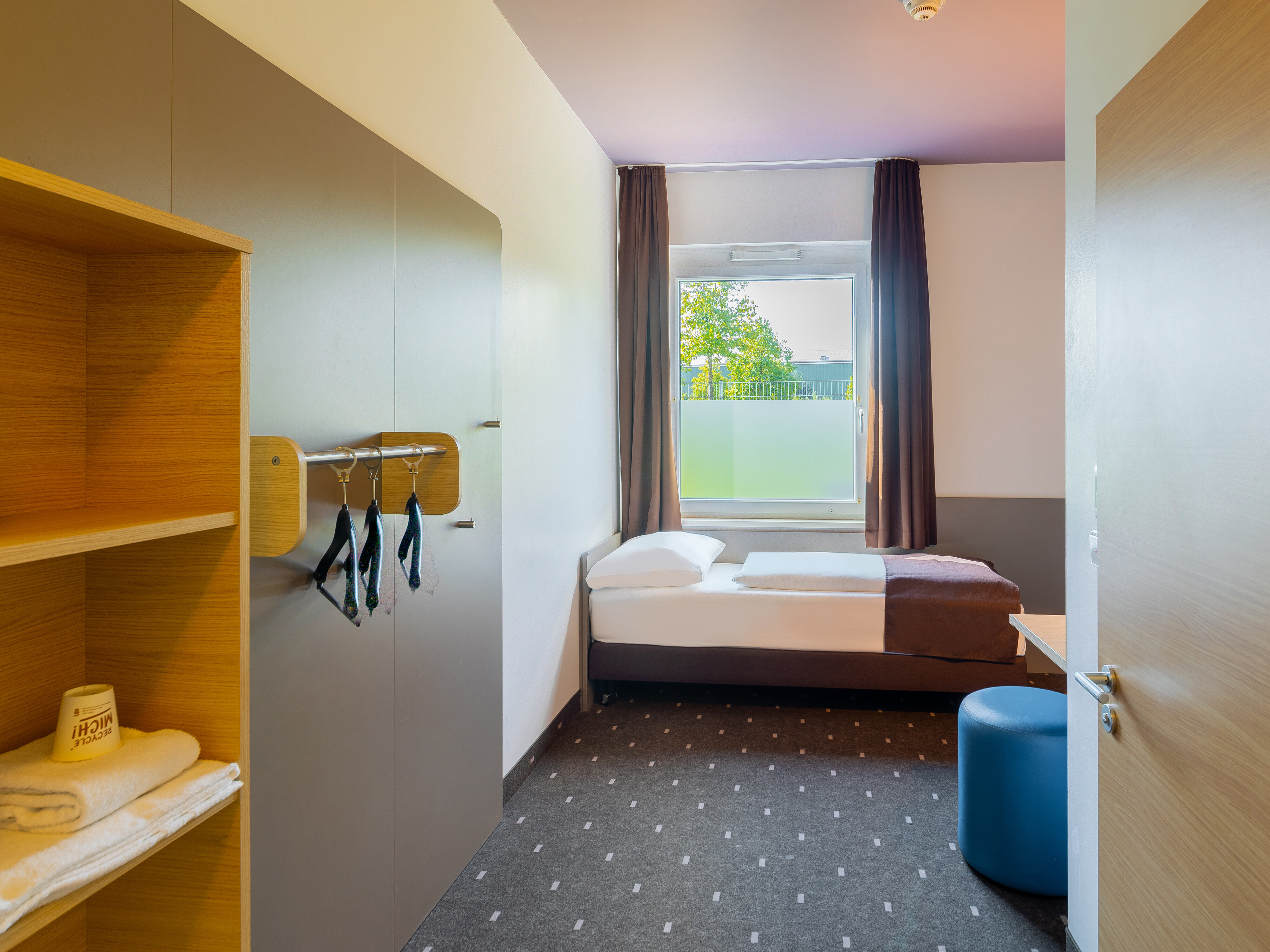 Welches Hotel Nähe Flughafen Düsseldorf Mit Parken www.hotel-bb.com