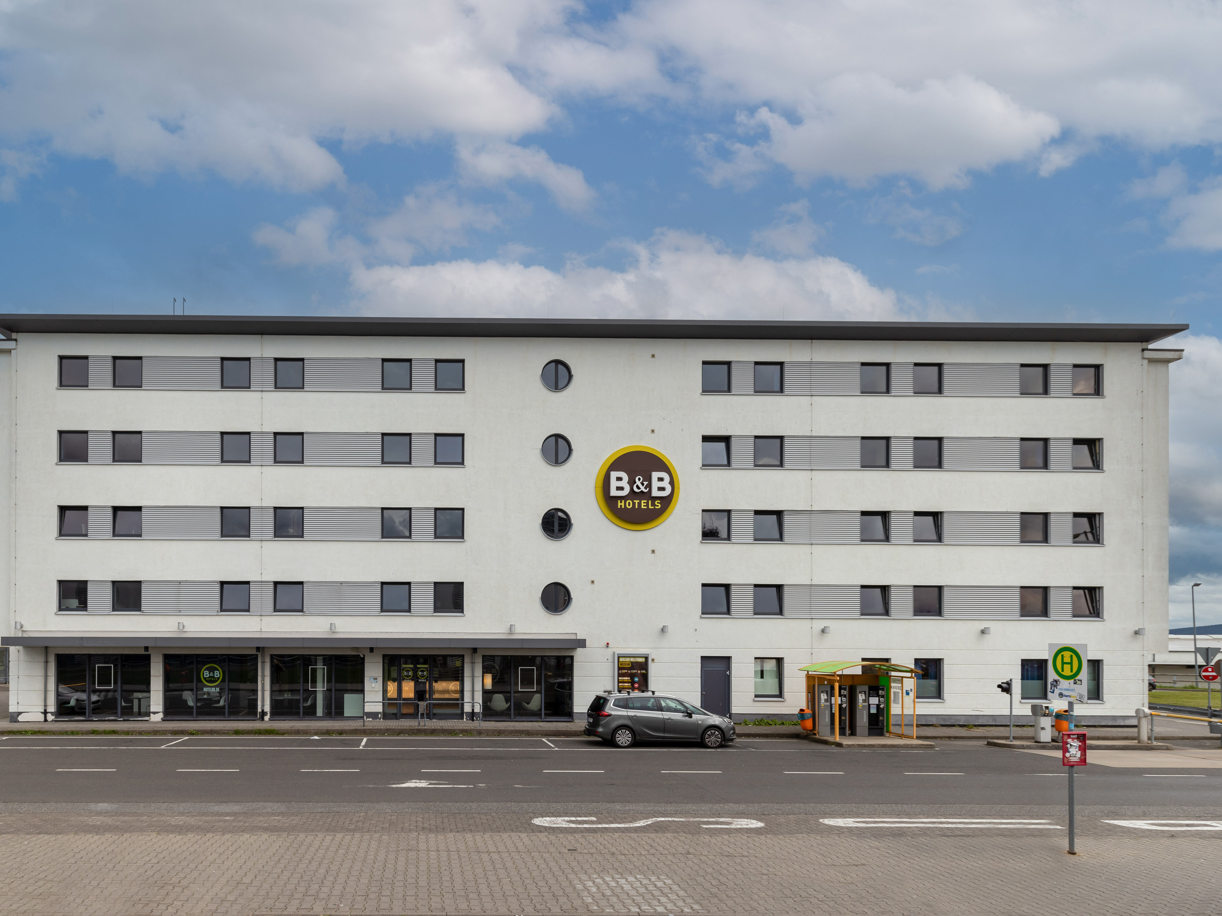 Hotel Am Flughafen Frankfurt Hahn www.hotel-bb.com