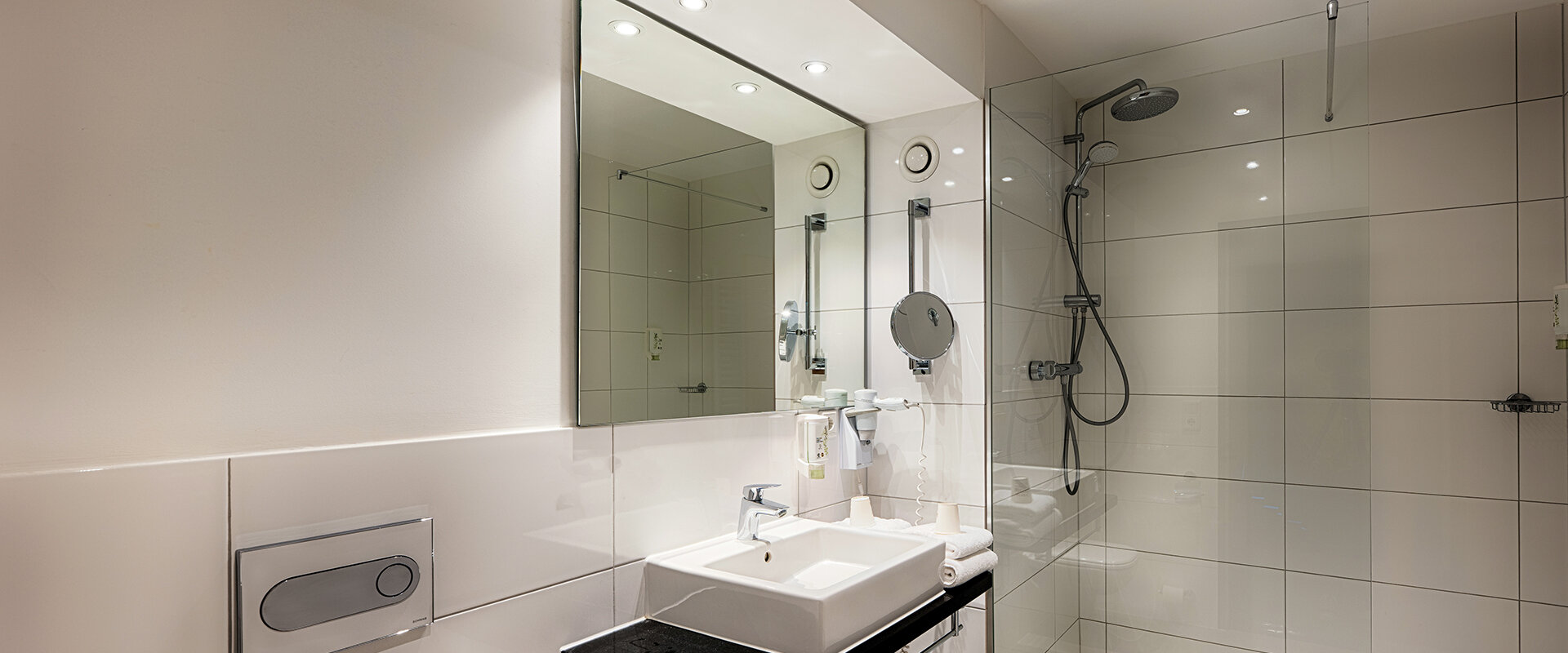 Hotels Near Munich Hbf Train Station www.hotel-bb.com