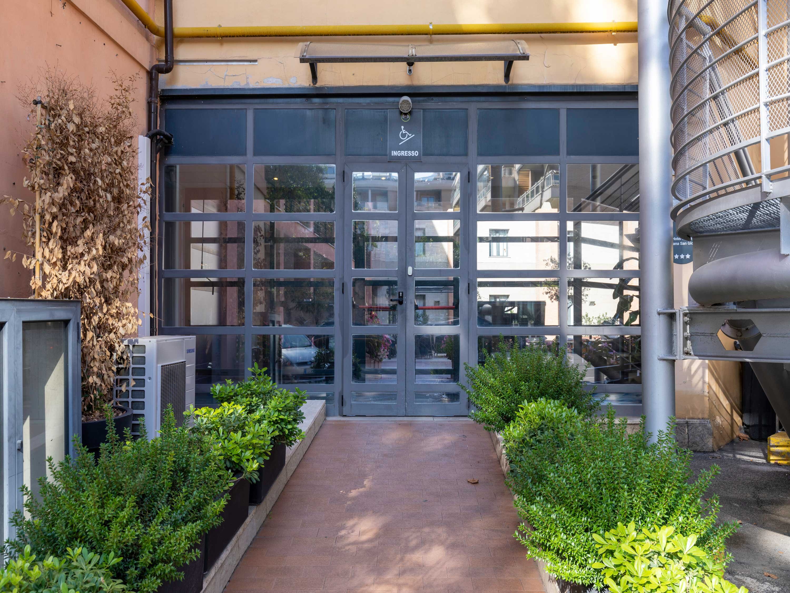 b&b hotel roma tuscolana san giovanni